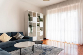Youhosty - Cechov 21 Milano